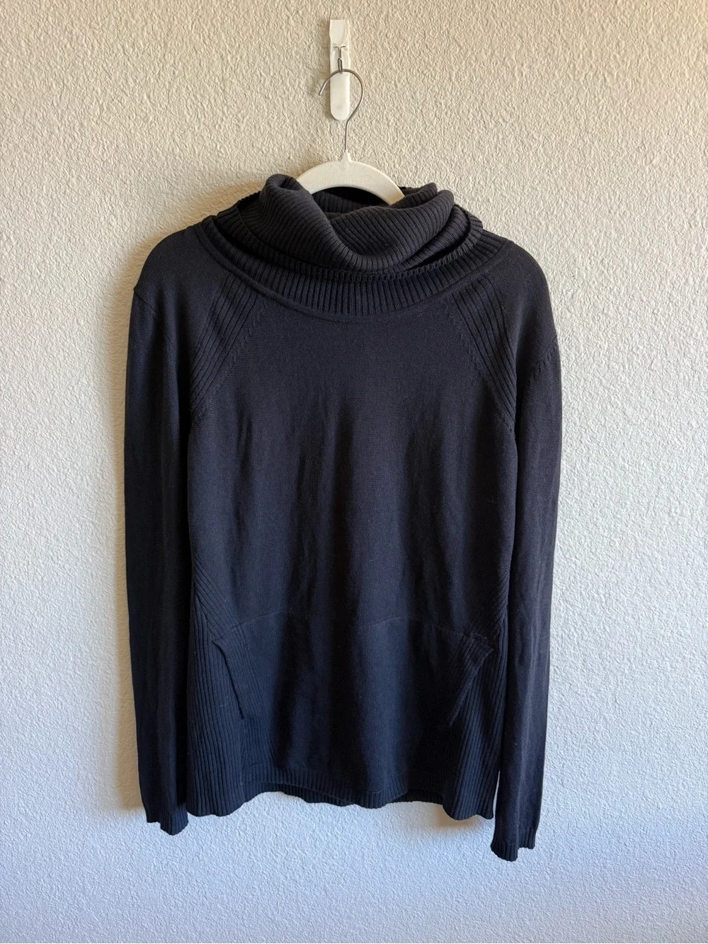 lululemon athletica Sweat & Savasana Sweater 100% Merino Wool Black Size 10